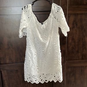 New, Yoins off the shoulders white dress